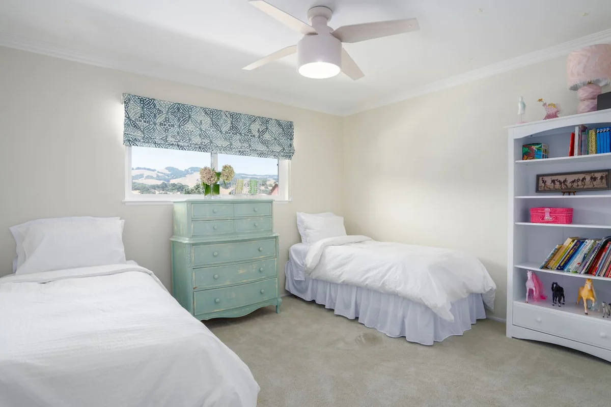 Bedroom 3 image 1