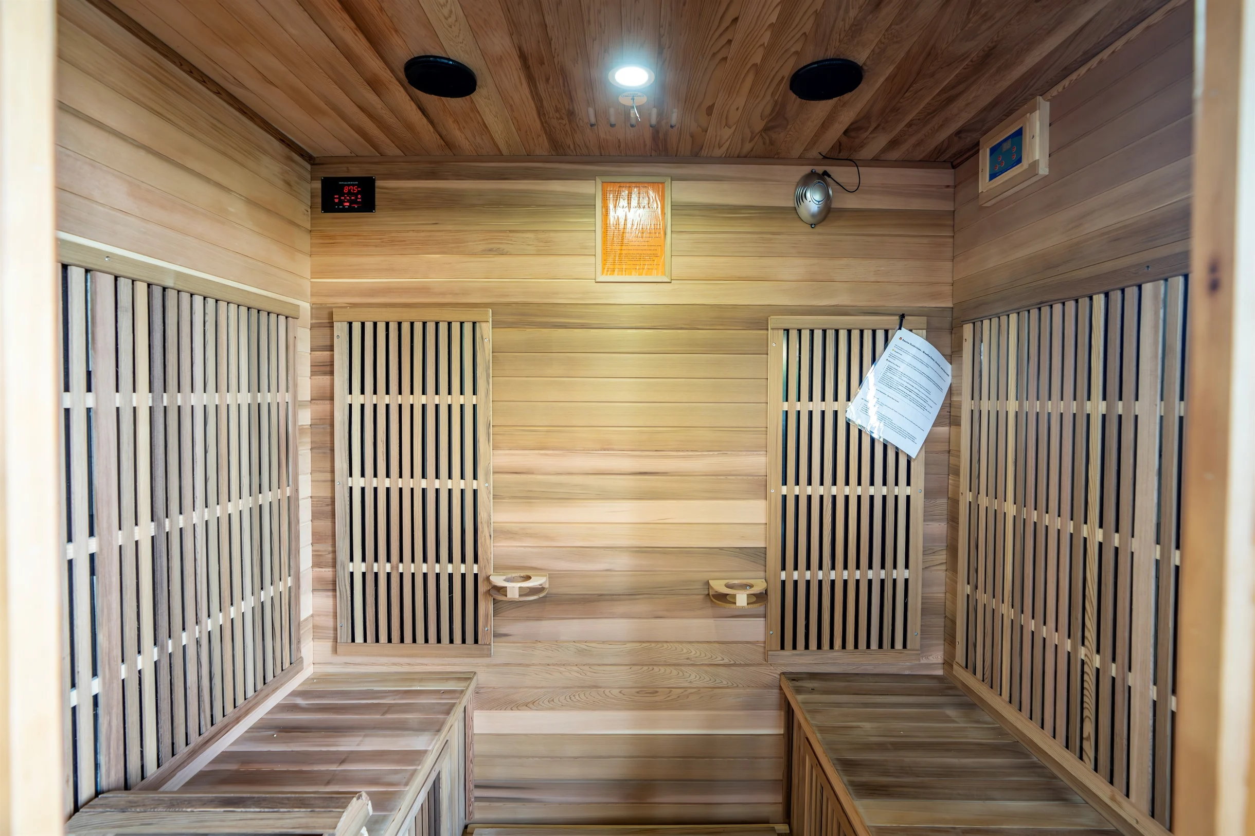 FamilyFun+Wellness:HotTub Sauna Massage Chair #97