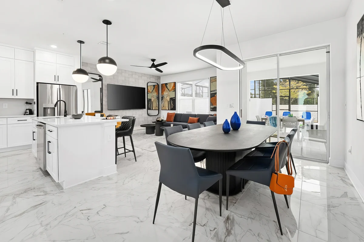 Dining Room image 1