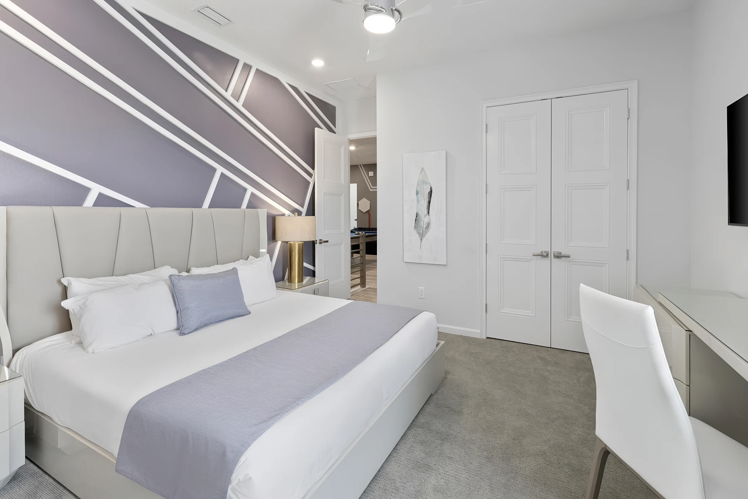 1668OB - 12 Bed - Cosmopolitan Coop - ST032 #18