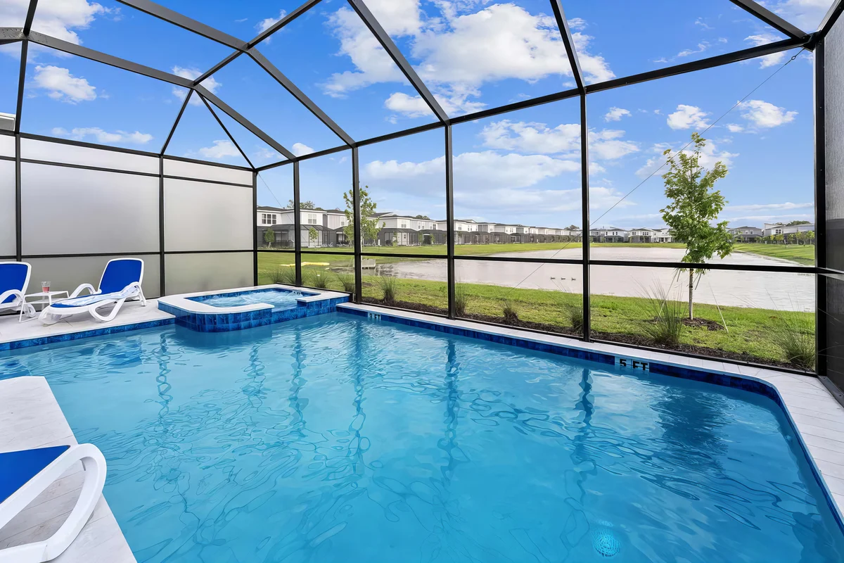 VOR4833PP: 7 Bed, Superhero City, Toy Box, Gaming Nook