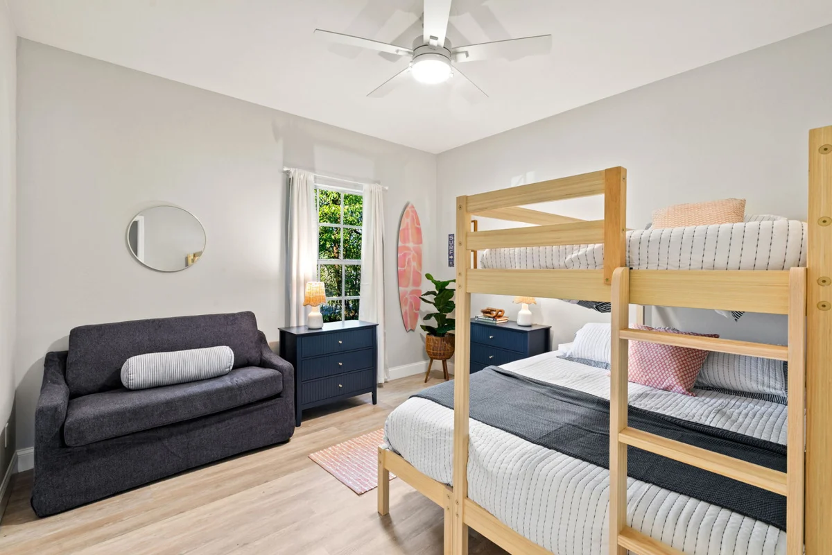 Bedroom 3 image 1