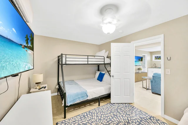 Bedroom 1 image 1