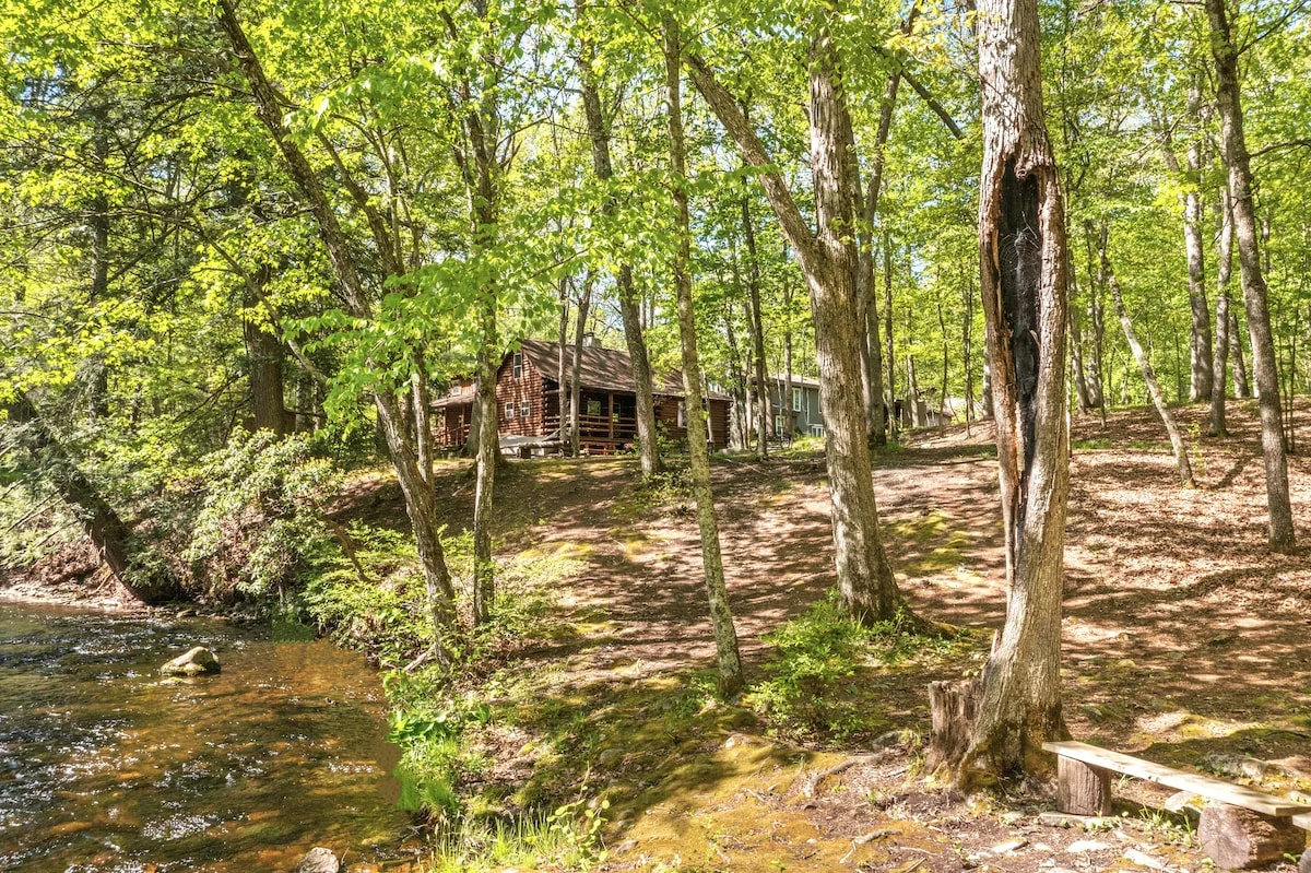 Creekfront Rustic Log Cabin property photo 2