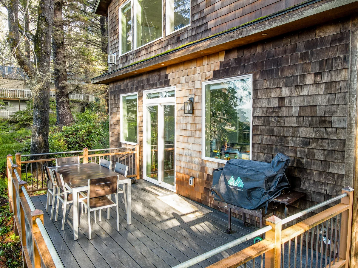 Home in Cannon Beach property photo 4
