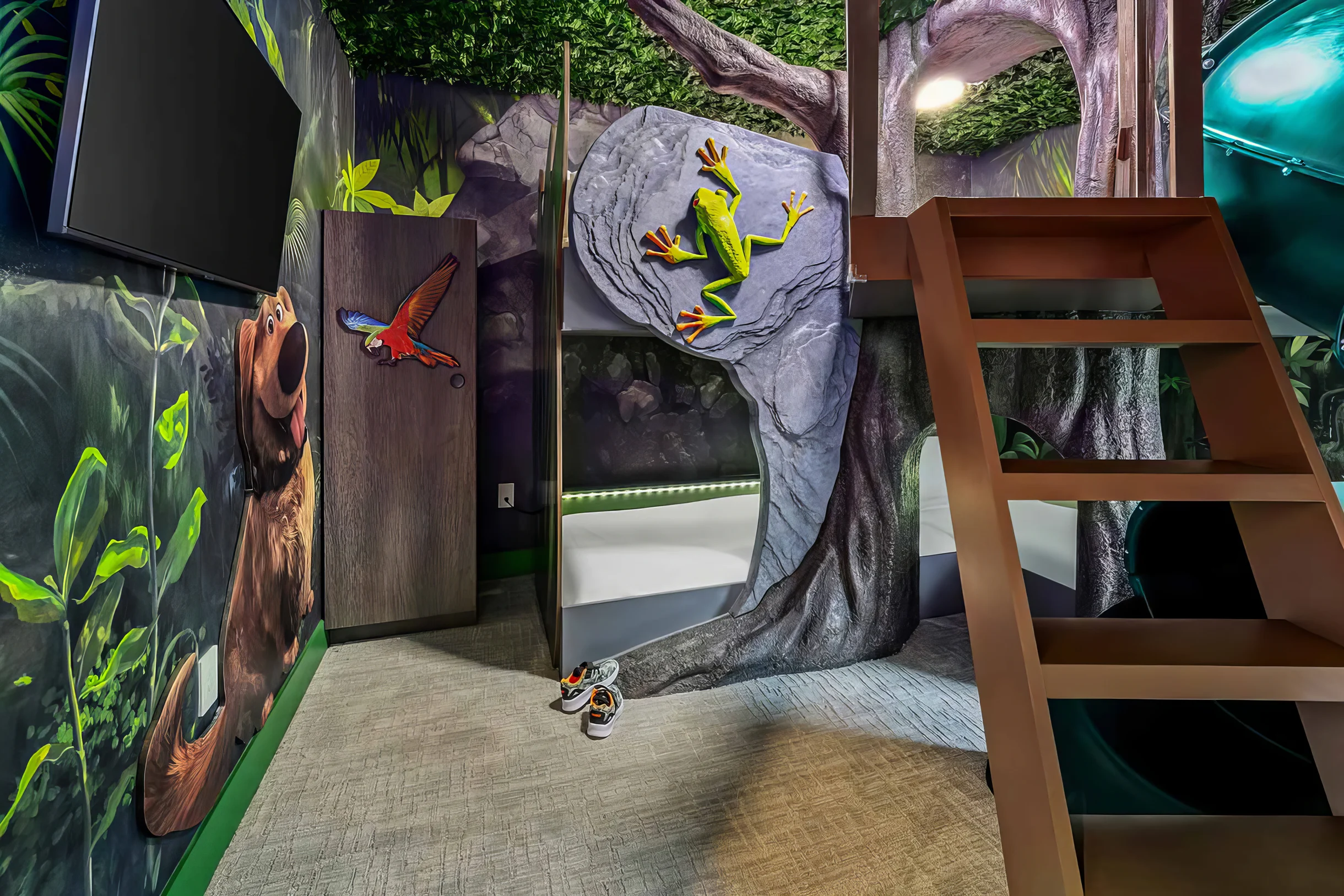 VOR5211AA: 7 Bed, Jungle Jamboree, Enchanted Castle, Gaming Nook #25