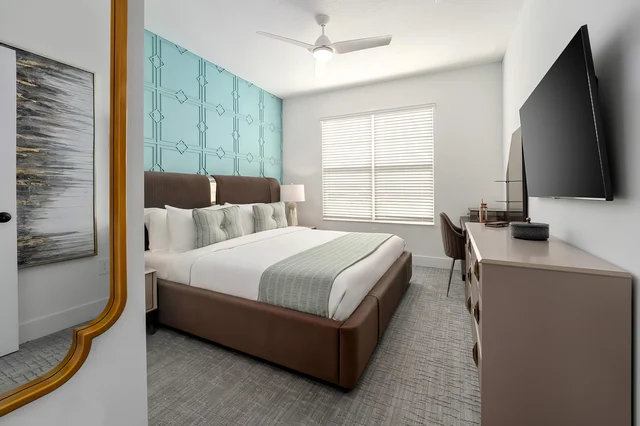 Bedroom 5 image 1