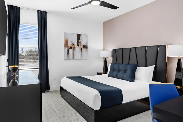 Bedroom 1 image 1