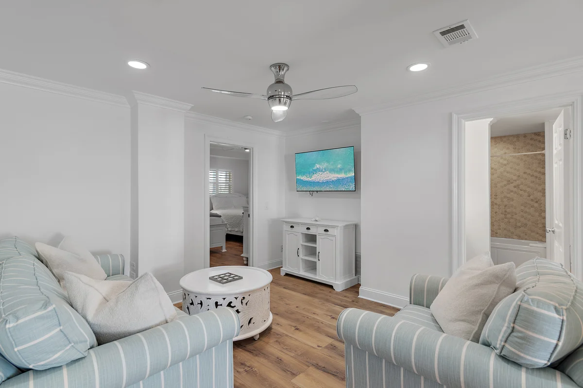 Wander Miramar Reefs #97