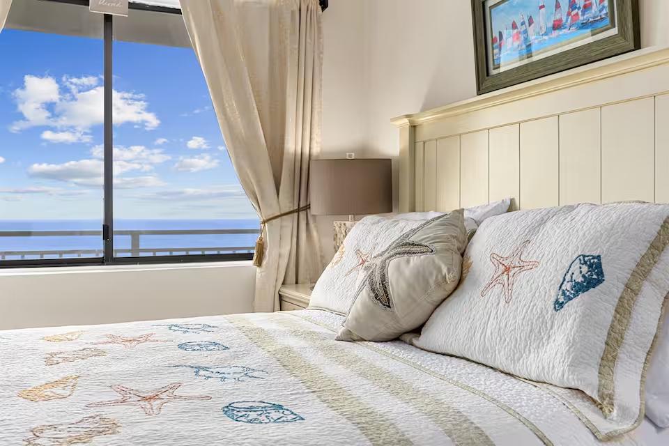 Wander Crescent Shores