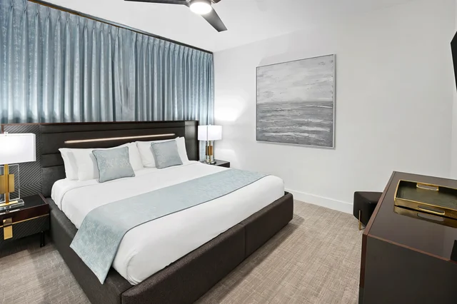 Bedroom 9 image 1