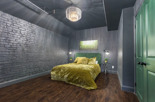 Bedroom 1 image 1