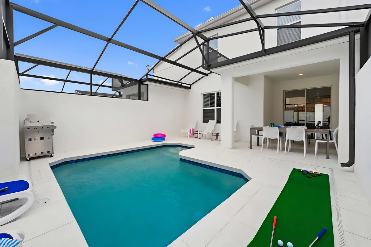 Wander Orlando Grove Oasis