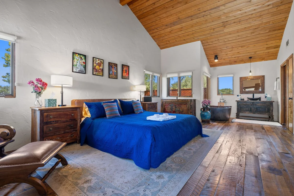 Spacious home, Sleeps 12, Spa, Pool, EV, Stunning! #82