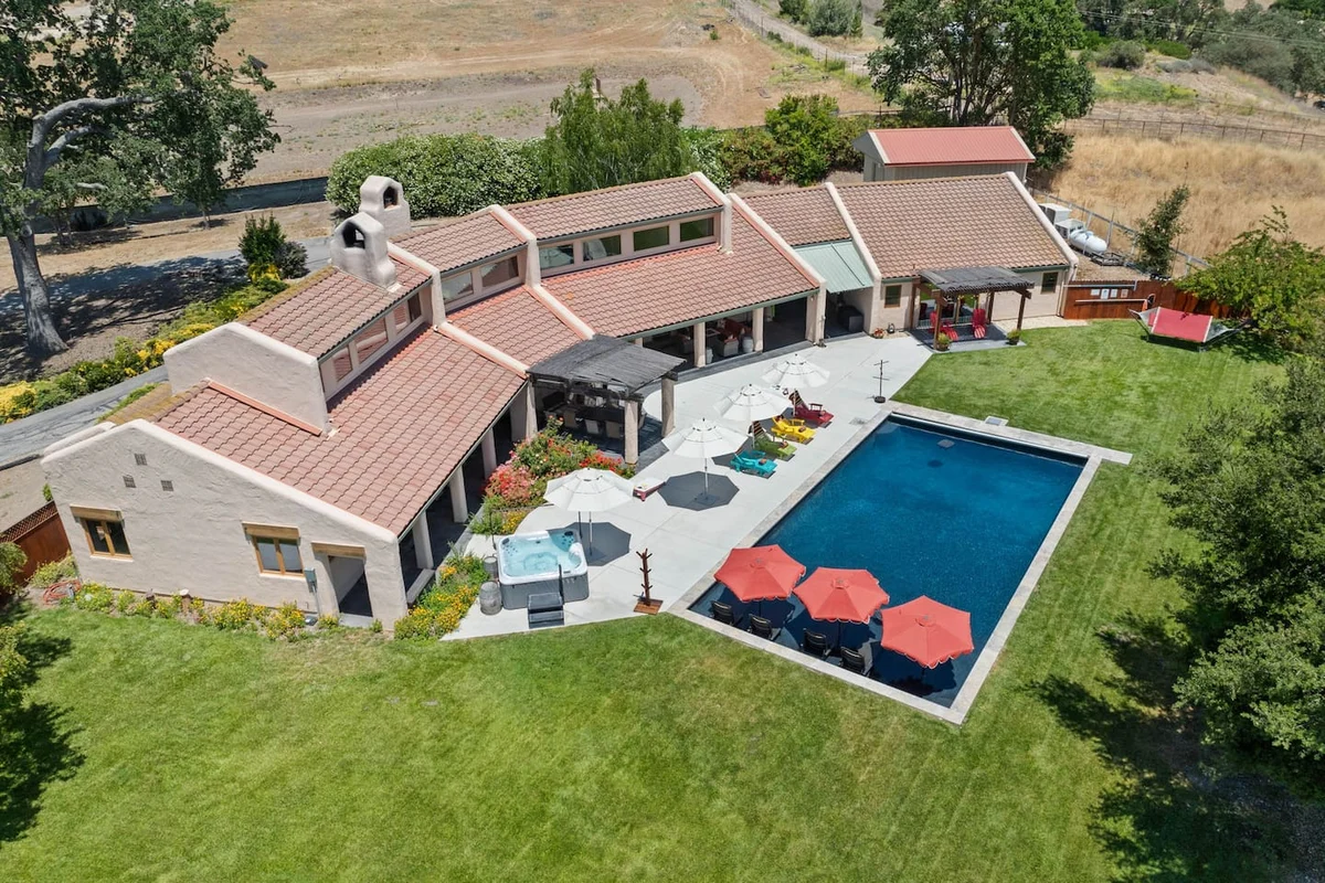 Spacious home, Sleeps 12, Spa, Pool, EV, Stunning! #84