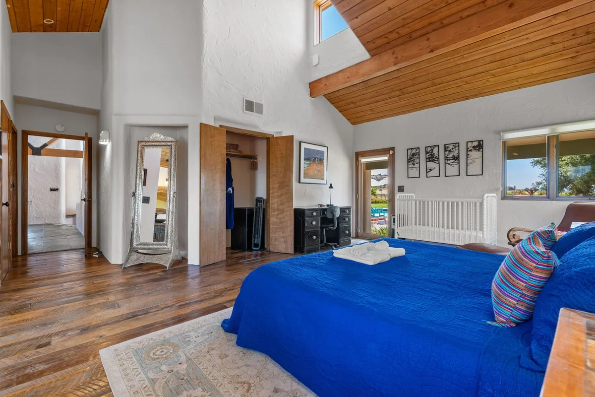 Spacious home, Sleeps 12, Spa, Pool, EV, Stunning! #93