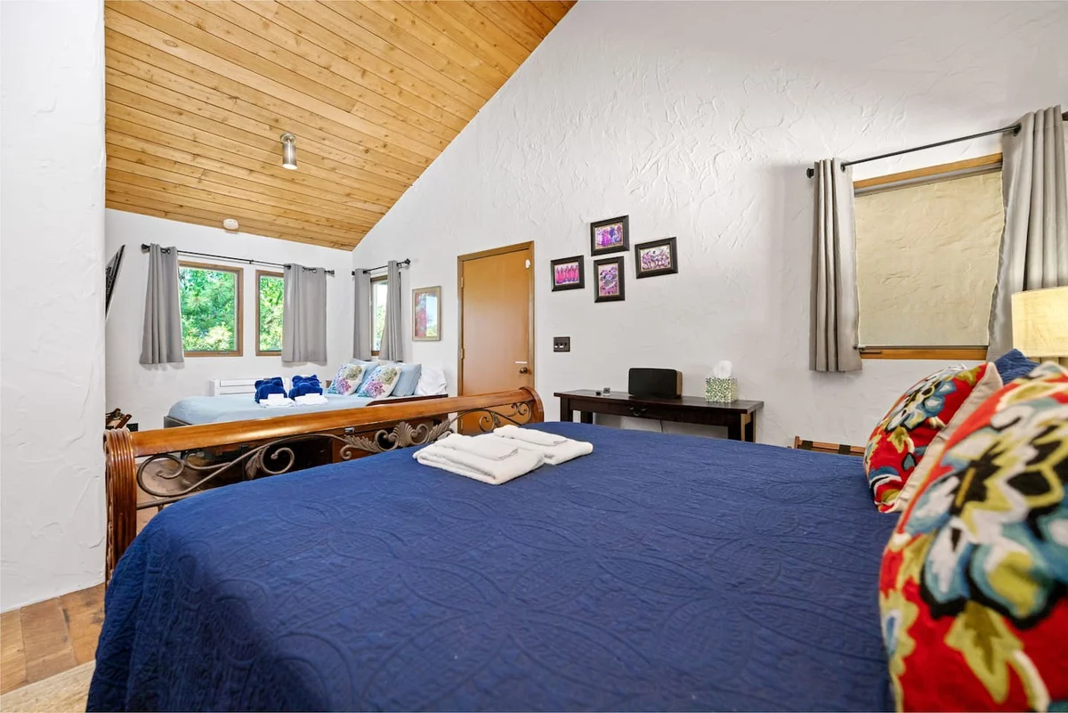 Spacious home, Sleeps 12, Spa, Pool, EV, Stunning! #99