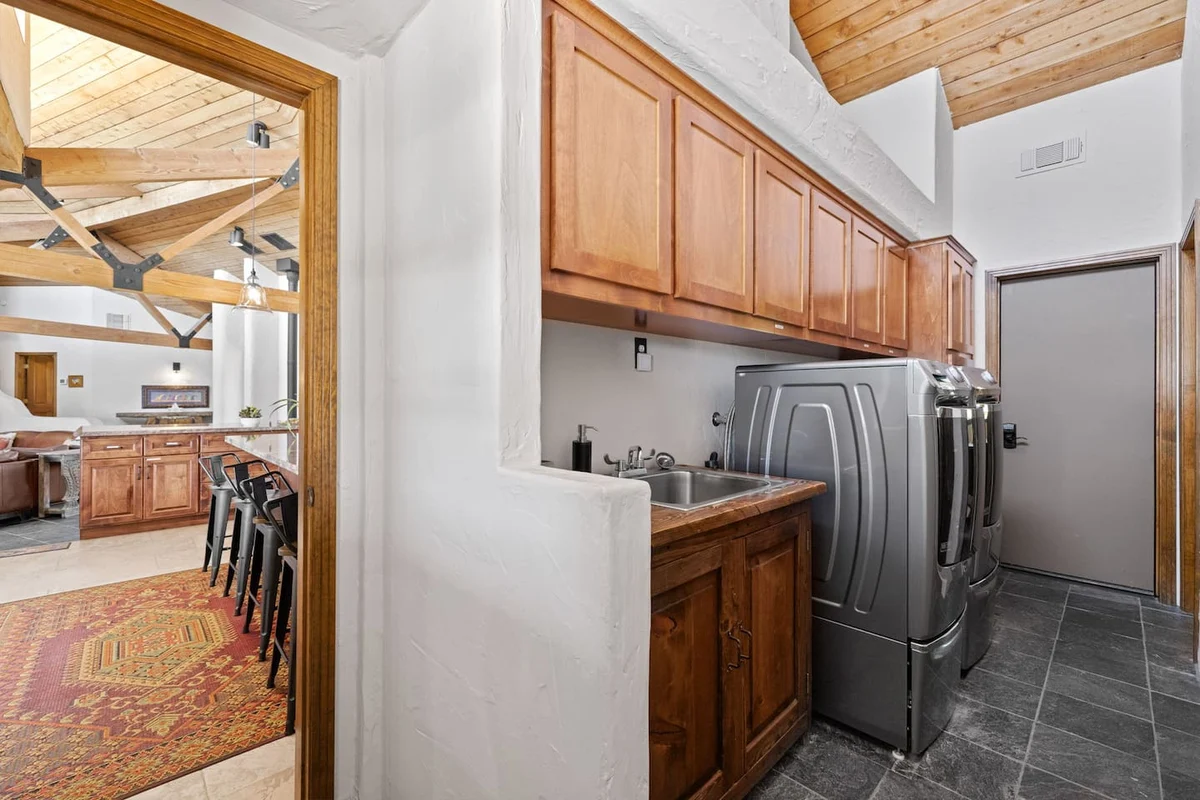 Spacious home, Sleeps 12, Spa, Pool, EV, Stunning! #60