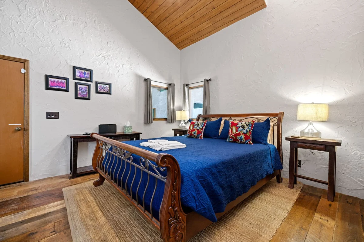 Spacious home, Sleeps 12, Spa, Pool, EV, Stunning! #105