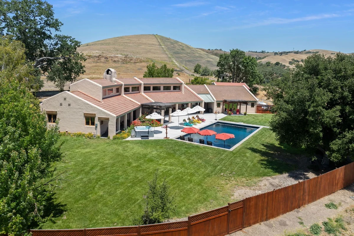 Spacious home, Sleeps 12, Spa, Pool, EV, Stunning! #79