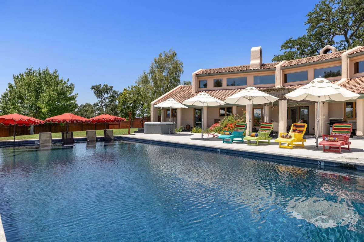 Spacious home, Sleeps 12, Spa, Pool, EV, Stunning! #114