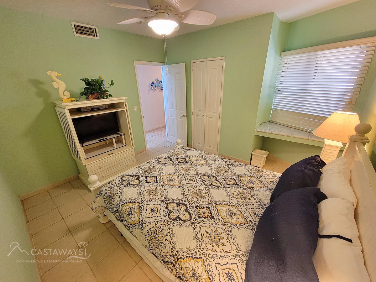 Bedroom 1 image 1