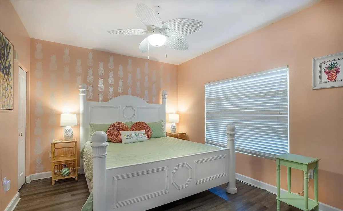 Bedroom 1 image 1