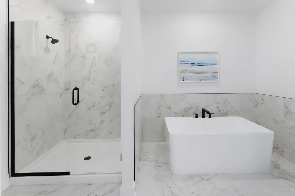 Ensuite Bathroom 1 image 1