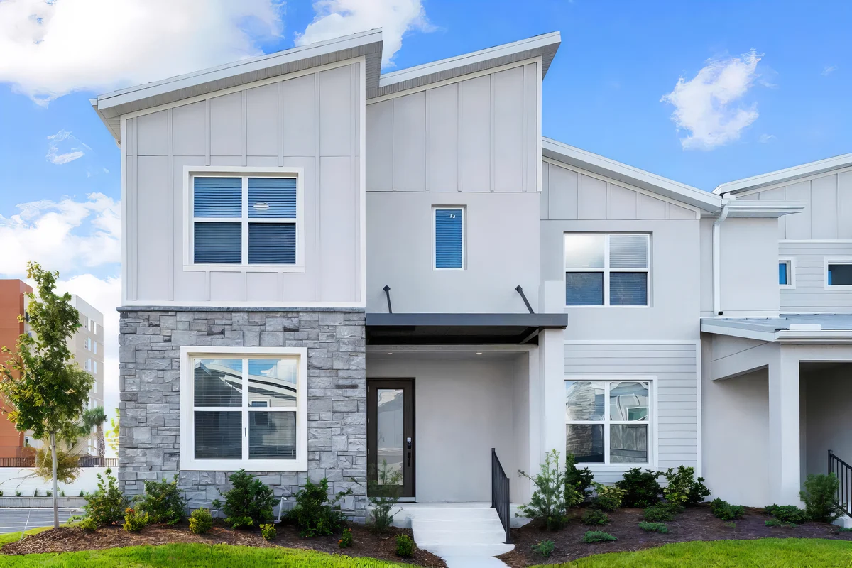 VOR5482CD: 5 Bed, Candy, Pool