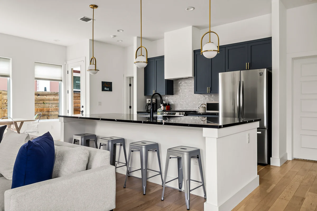Luxury New Build Huge Walk-Out Balcony property photo 4