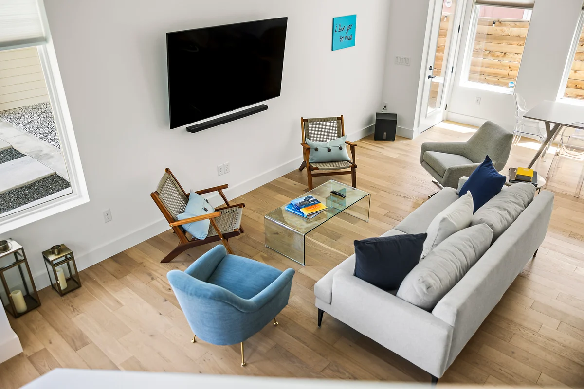 Luxury New Build Huge Walk-Out Balcony property photo 5