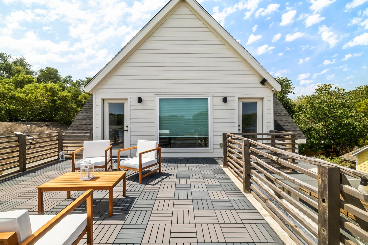 Luxury New Build Huge Walk-Out Balcony property photo 3