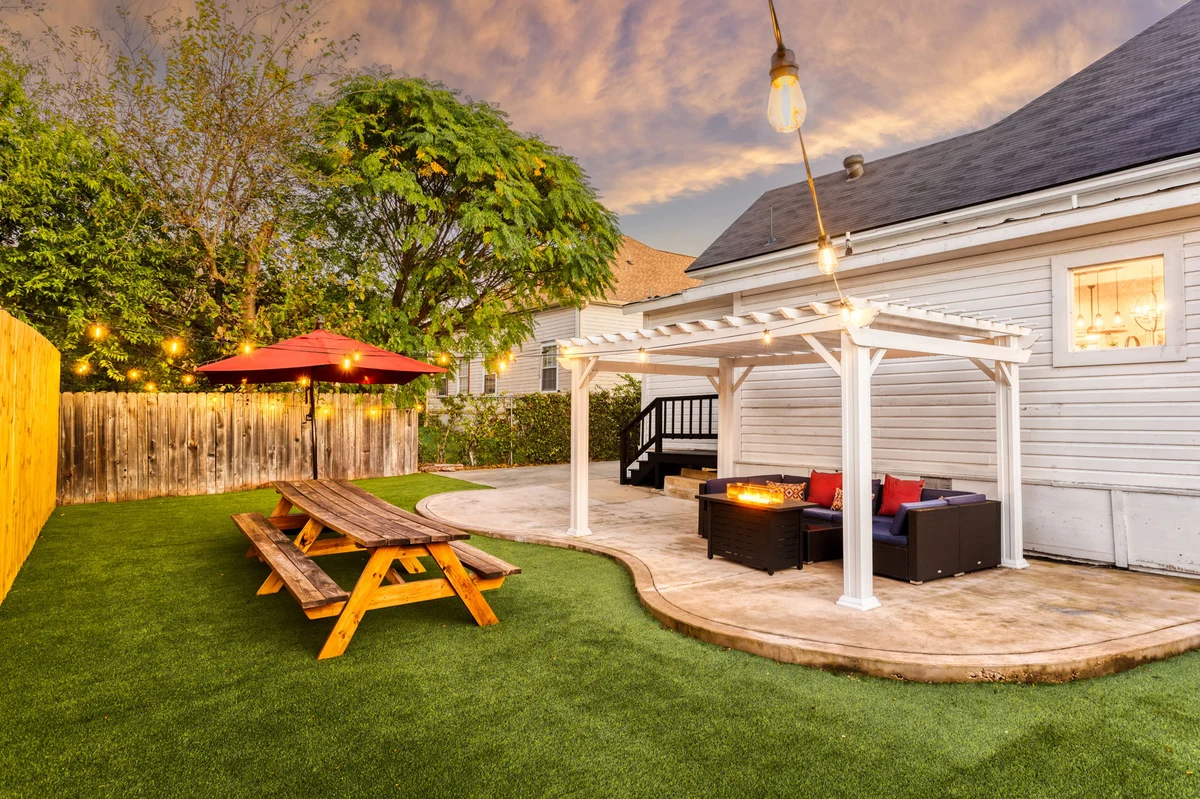 1M to Riverwalk & DT BBQ Arcades Family Fun (DT San Antonio) property photo 1