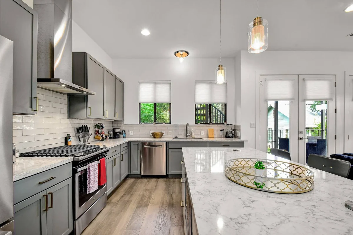 Luxury Living @ The Pearl.5M to Riverwalk (DT San Antonio) property photo 3