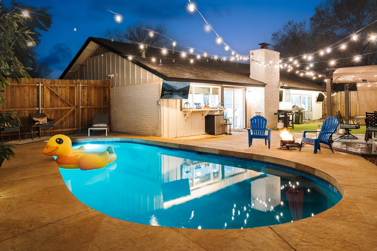 HOLY DUCK Sparkling Heated Pool Outdoor TV's property photo 1
