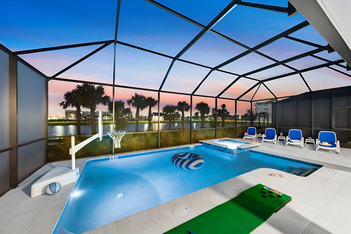 Wander Orlando Tropical Escape
