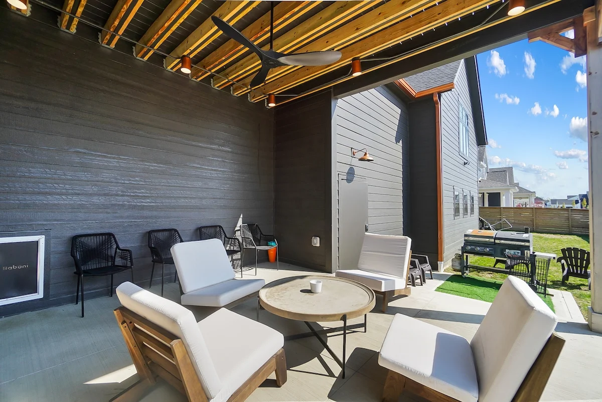 Wander Lewis Center Modern #4