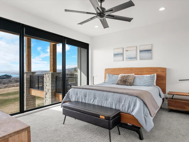 Bedroom 1 image 1