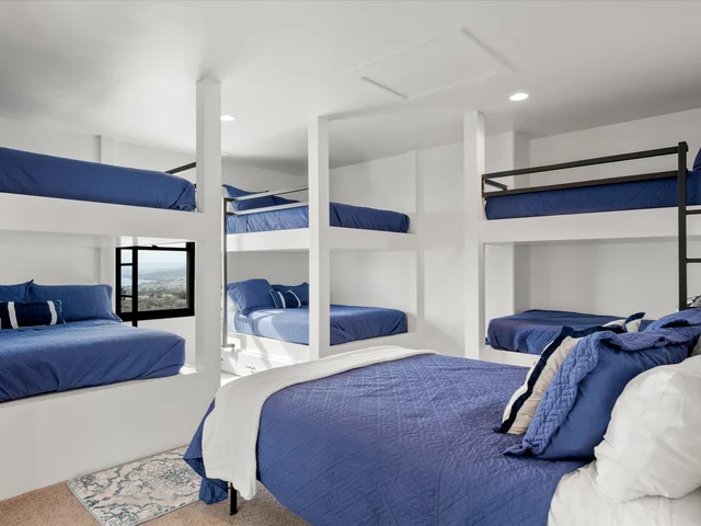 Bedroom 3 image 1