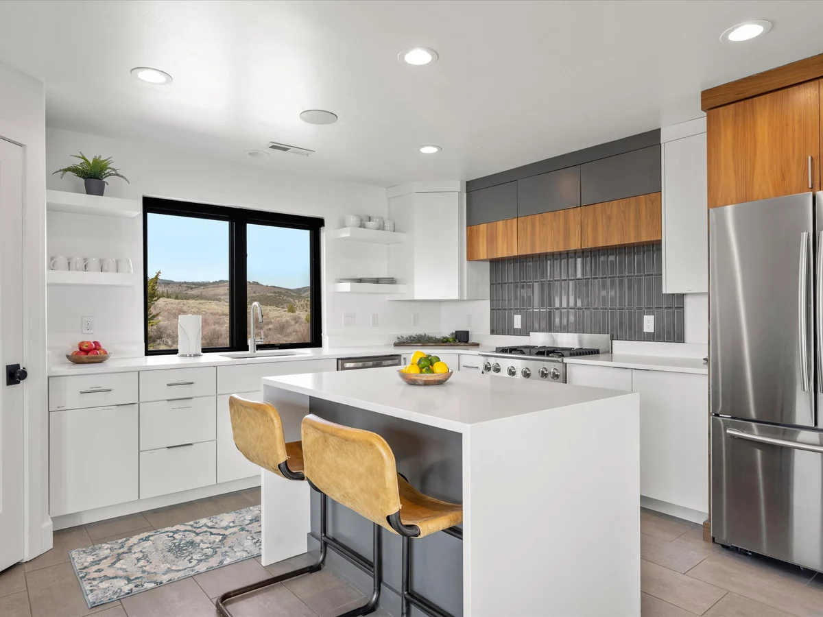 Wander Fish Haven Shores