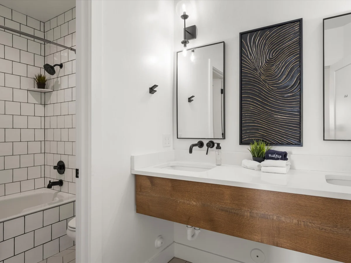 Wander Fish Haven Shores