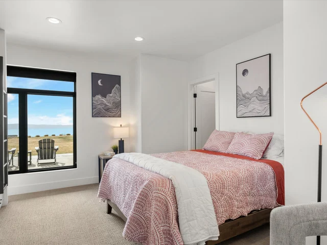 Bedroom 5 image 1