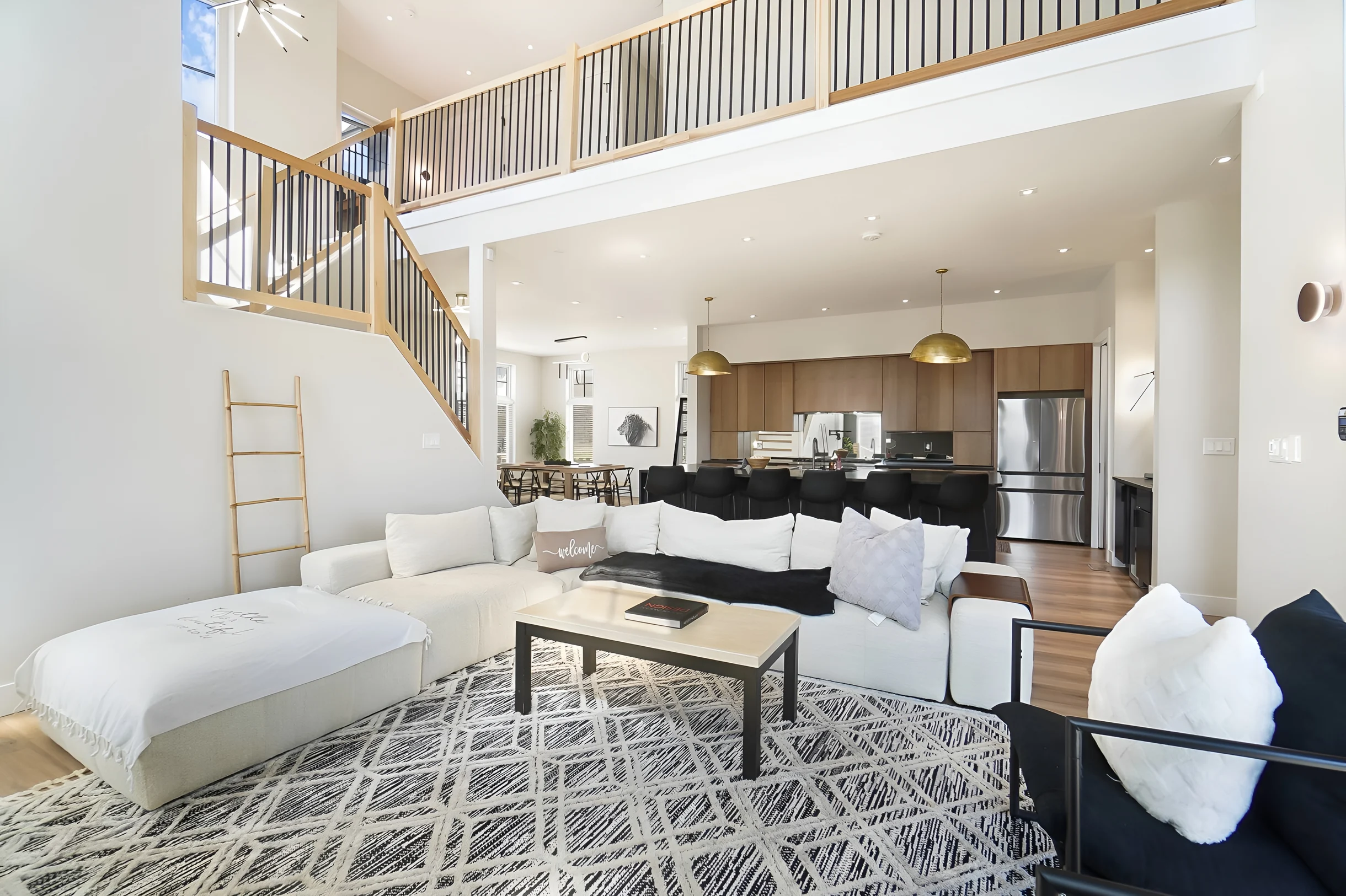 Wander Lewis Center Modern #3