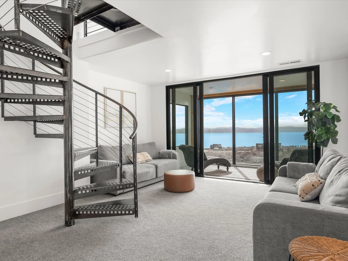 Skybridge Main house + Owner's Condo #40