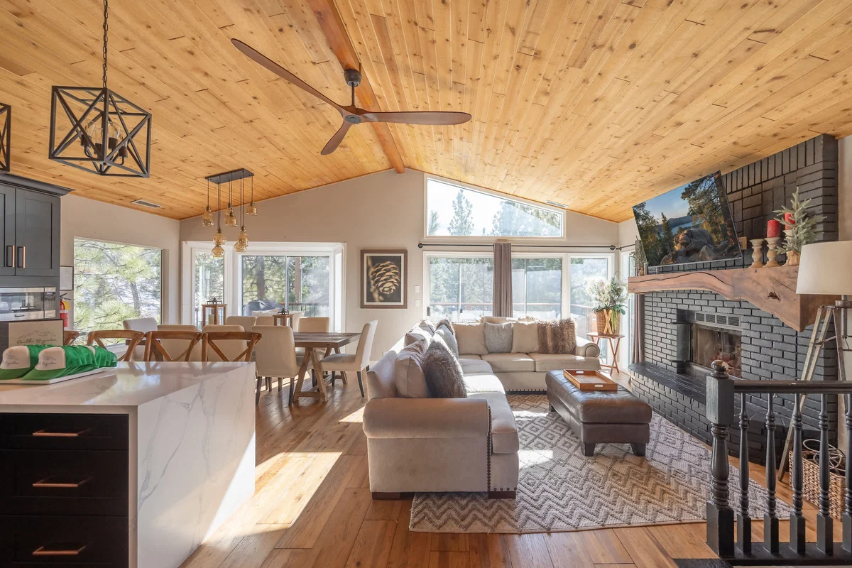Property in Big Bear Lake property photo 2