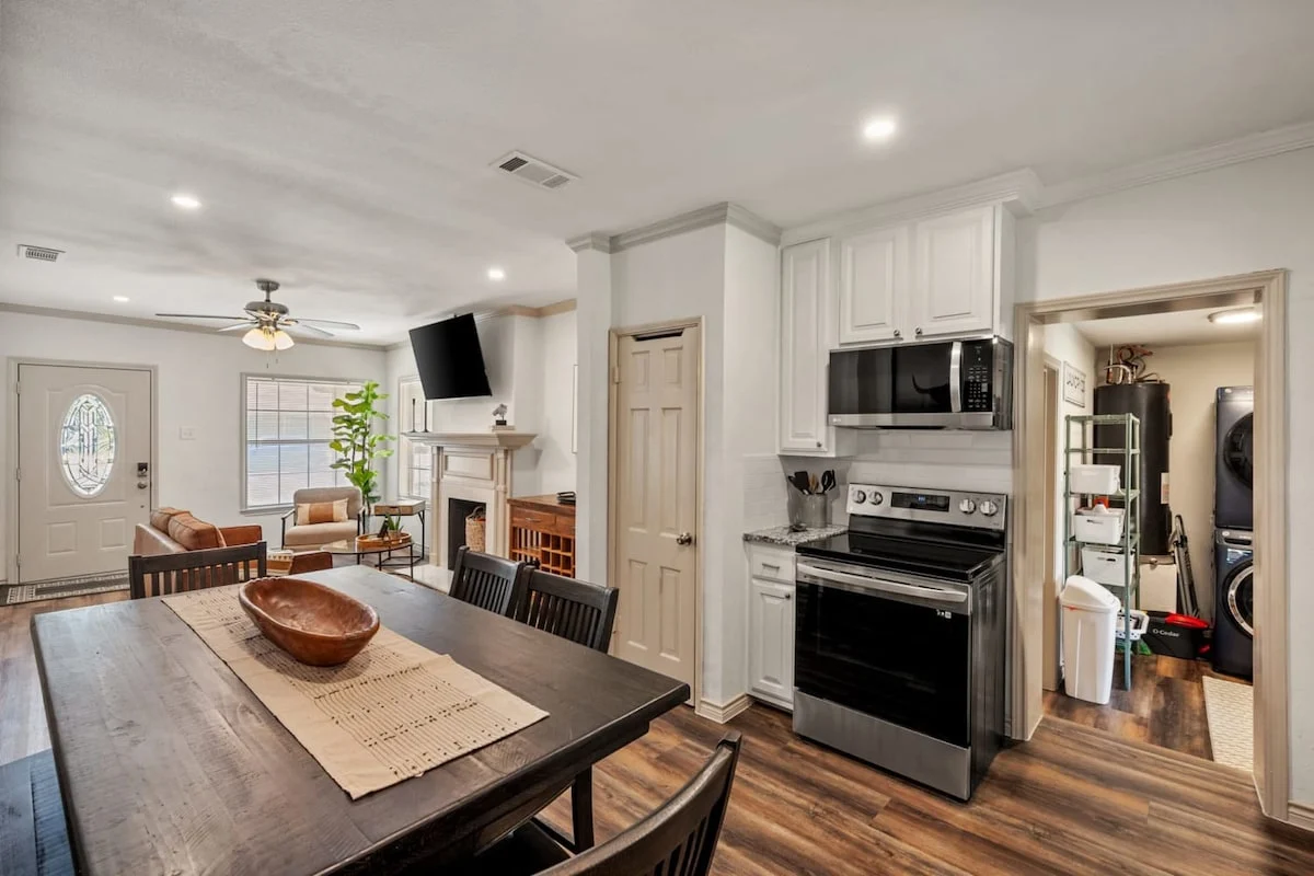 Home in Fort Worth property photo 3