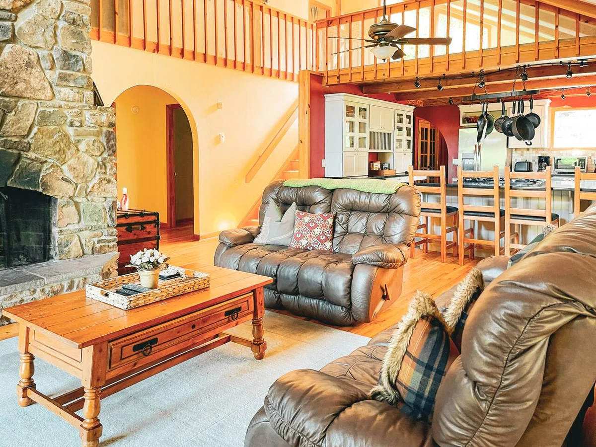 Cozy 6BR Catskills Getaway with Hot Tub #68