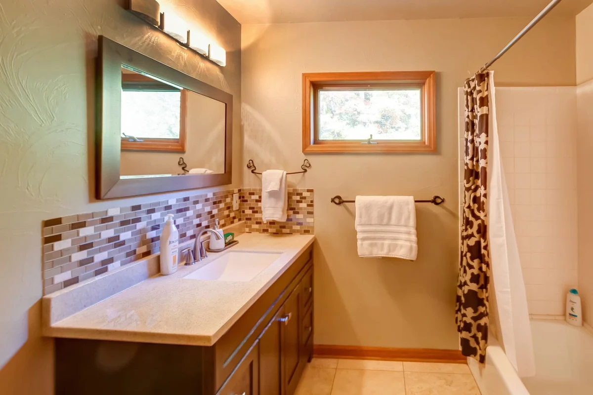 Cozy 6BR Catskills Getaway with Hot Tub #19