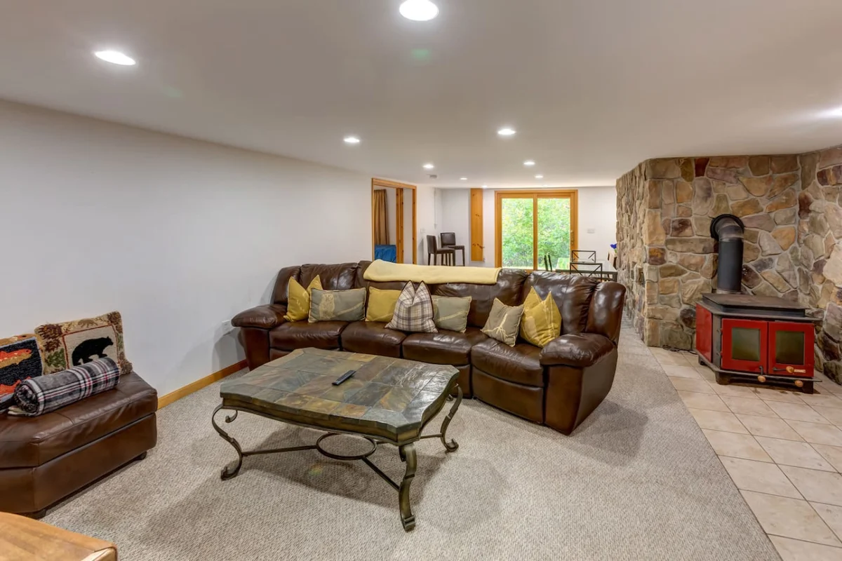 Cozy 6BR Catskills Getaway with Hot Tub #22