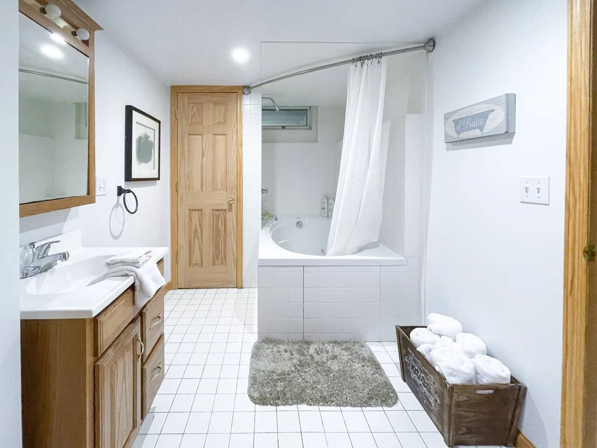Cozy 6BR Catskills Getaway with Hot Tub #96